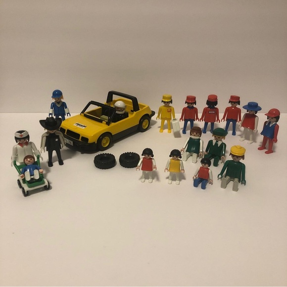 Set of 22 Vintage Playmobil Figurines, Car and Accessories (~1974-1981) - Picture 1 of 8